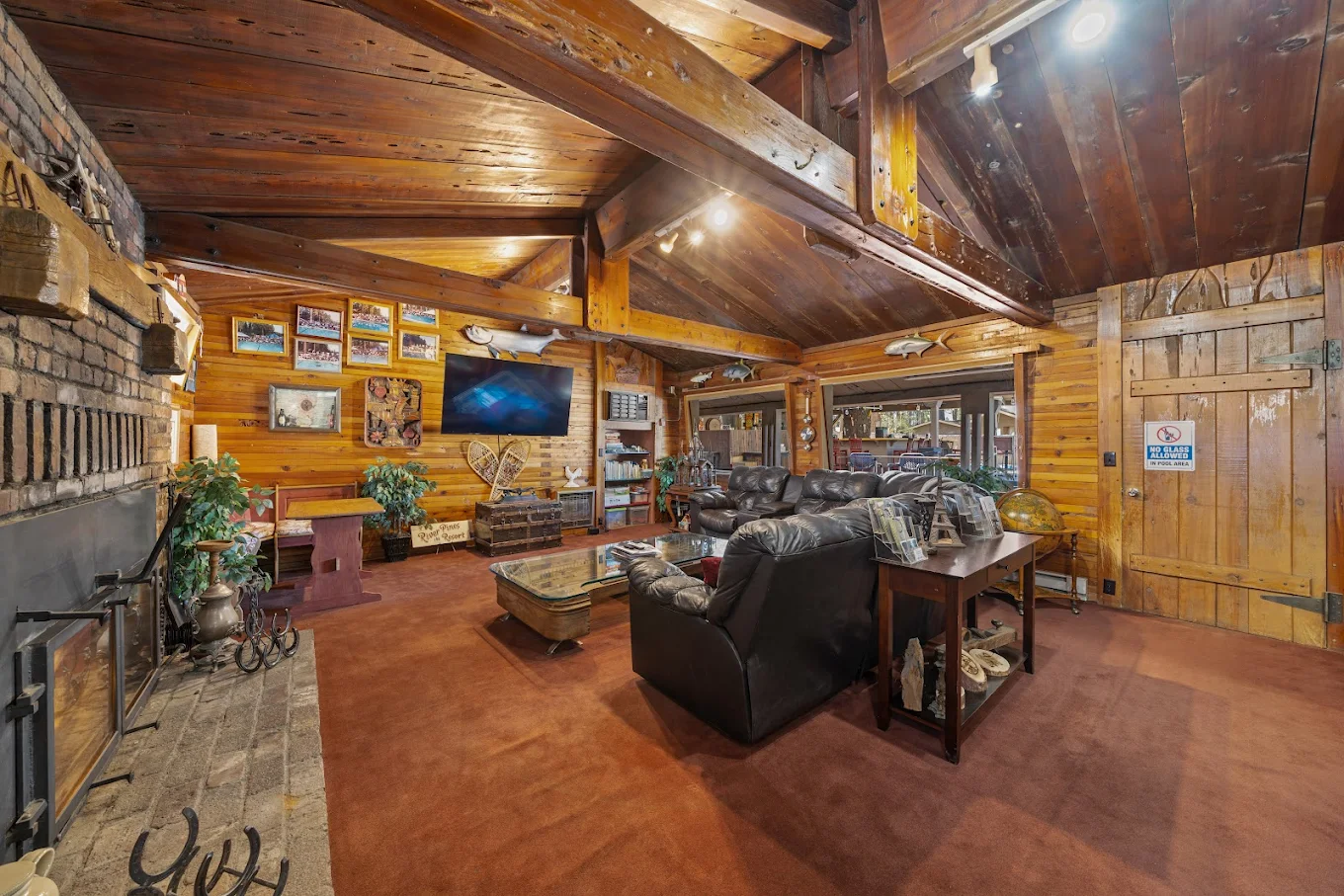 Townhomes at Plumas Pines — outdoor amenities and landscaping, adjacent to Plumas Pines Golf Resort